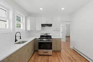 203 Hansbury Ave, Newark, NJ 07112 - Photo 8