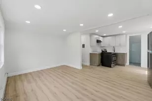 203 Hansbury Ave, Newark, NJ 07112 - Photo 32