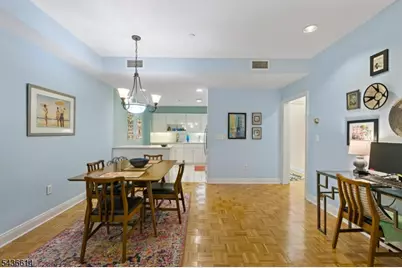 208-32 Shearwater Ct #32, Jersey City, NJ 07305 - Photo 6