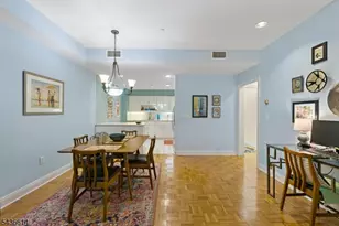 208-32 Shearwater Ct, Jersey City, NJ 07305 - Photo 6