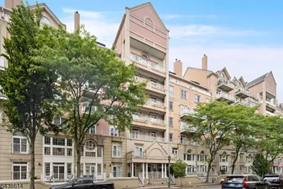 208-32 Shearwater Ct #32, Jersey City, NJ 07305 - Photo 20