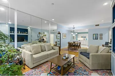 208-32 Shearwater Ct #32, Jersey City, NJ 07305 - Photo 4