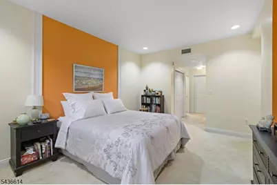 208-32 Shearwater Ct #32, Jersey City, NJ 07305 - Photo 12