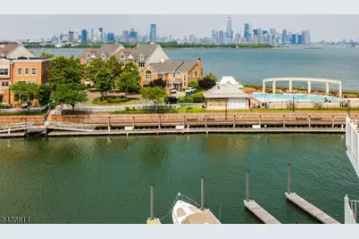 208-32 Shearwater Ct #32, Jersey City, NJ 07305 - Photo 14