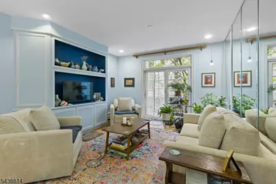 208-32 Shearwater Ct #32, Jersey City, NJ 07305 - Photo 2