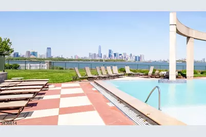 208-32 Shearwater Ct #32, Jersey City, NJ 07305 - Photo 18