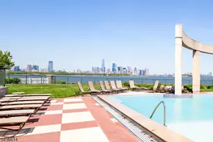 208-32 Shearwater Ct, Jersey City, NJ 07305 - Photo 18