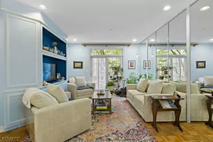 208-32 Shearwater Ct, Jersey City, NJ 07305 - Photo 2