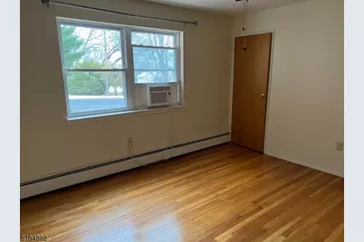 17 Manchester Ct, Wayne, NJ 07470 - Photo 8