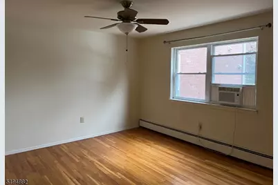 17 Manchester Ct, Wayne, NJ 07470 - Photo 6