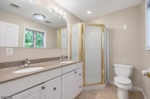 24 Winthrop Rd, Edison Twp., NJ 08817 - Photo 22