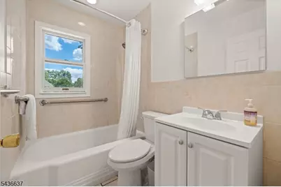 166 Beverly Hill Rd, Clifton, NJ 07012 - Photo 8