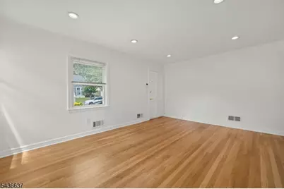 166 Beverly Hill Rd, Clifton, NJ 07012 - Photo 2