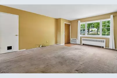 18 Wedgewood Dr #25, Verona, NJ 07044 - Photo 2