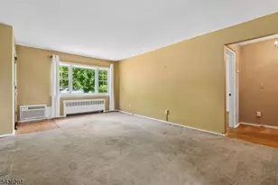 18 Wedgewood Dr, Verona, NJ 07044 - Photo 6