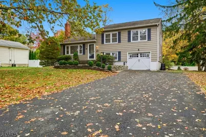 10 Lloyd Ave, Florham Park, NJ 07932 - Photo 2
