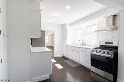 210 Globe Ave, Union Township, NJ 07083 - Photo 6