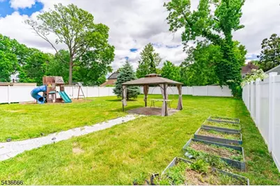 246 E 2nd Ave, Roselle, NJ 07203 - Photo 24