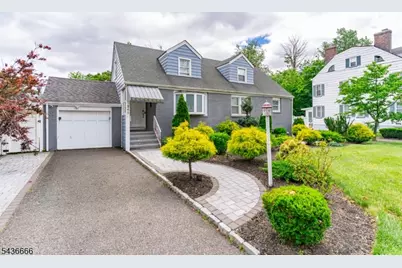246 E 2nd Ave, Roselle, NJ 07203 - Photo 1
