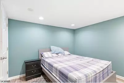 246 E 2nd Ave, Roselle, NJ 07203 - Photo 16