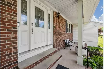 37 Wolfe Dr, Wanaque, NJ 07465 - Photo 4