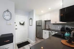 37 Hill St, Morristown, NJ 07960 - Photo 2