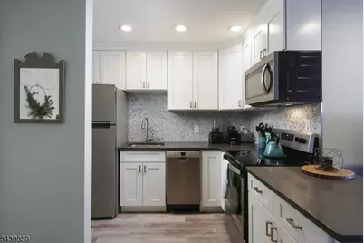 37 Hill St #C8, Morristown, NJ 07960 - Photo 4
