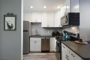 37 Hill St, Morristown, NJ 07960 - Photo 4