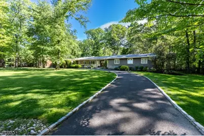 15 Heritage Ln, Scotch Plains Township, NJ 07076 - Photo 2