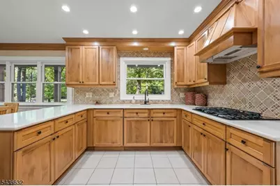 15 Heritage Ln, Scotch Plains Township, NJ 07076 - Photo 10
