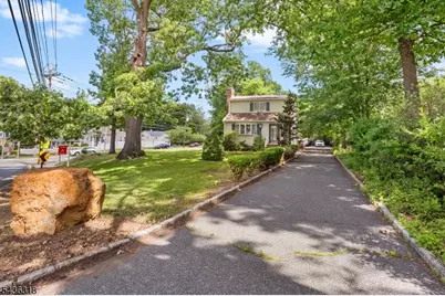 581 Eagle Rock Ave, West Orange Township, NJ 07052 - Photo 2
