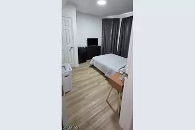 35 Vernon Ave, Newark, NJ 07108 - Photo 6