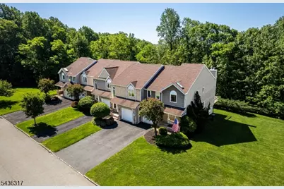 21 Edgefield Dr, Parsippany, NJ 07950 - Photo 2