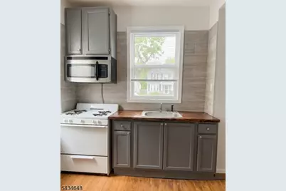 79 Oakland Ter, Newark, NJ 07106 - Photo 6