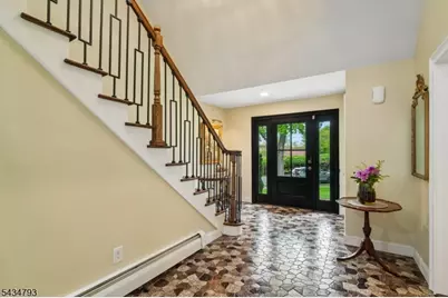 11 Auriemma Ct, Roxbury Township, NJ 07850 - Photo 4