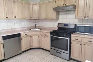 98 Amethyst Way, Franklin Township, NJ 08823 - Photo 2