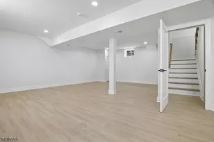 318 Halsey Rd, Parsippany, NJ 07054 - Photo 32