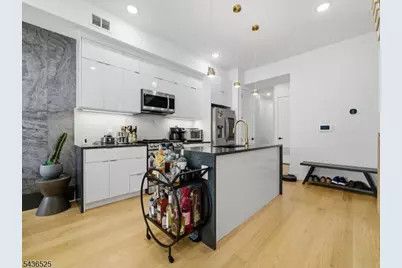 666 Ocean Ave, Jersey City, NJ 07305 - Photo 8