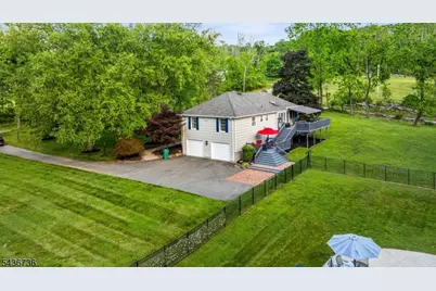 97 Beacon Hill Rd, Washington Township, NJ 07830 - Photo 4
