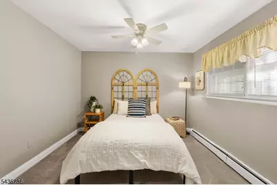 97 Beacon Hill Rd, Washington Township, NJ 07830 - Photo 32