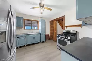 88 Woodbridge Ave, Woodbridge Township, NJ 07077 - Photo 4