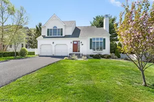 7 Mitchell Ln, Clinton, NJ 08809 - Photo 2