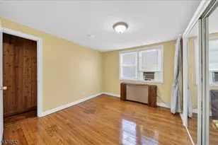 513 Brooklawn Ave, Roselle Boro, NJ 07203 - Photo 4