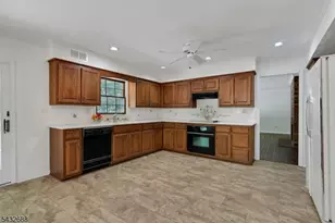 35 Manor Dr, Bernards Township, NJ 07920 - Photo 12