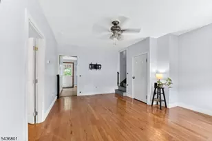 33 West St, Bloomsbury, NJ 08804 - Photo 2