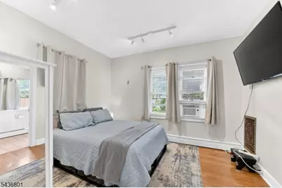 33 West St, Bloomsbury, NJ 08804 - Photo 8