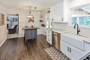 7 Crest Dr, Washington Township, NJ 07853 - Photo 2