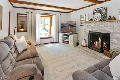 7 Crest Dr, Washington Township, NJ 07853 - Photo 4