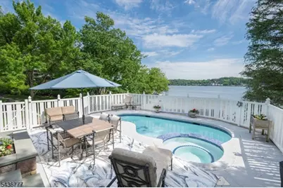 10 Oakdale Ave, Hopatcong, NJ 07843 - Photo 32