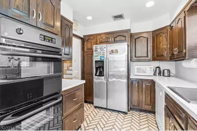 85 Redwood Rd, Springfield, NJ 07081 - Photo 16